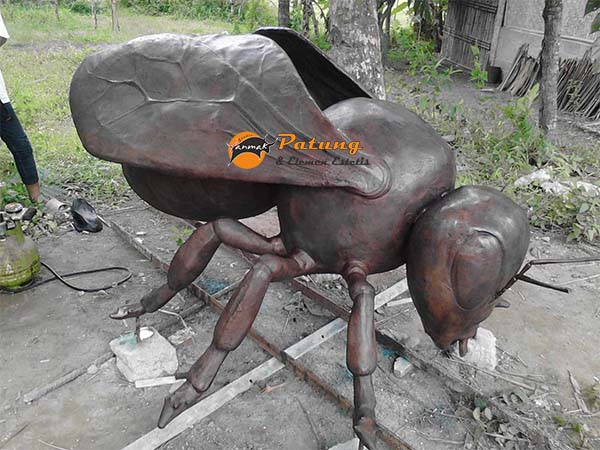 patung perunggu